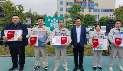 劳动创立财产  斗争谱写绚烂